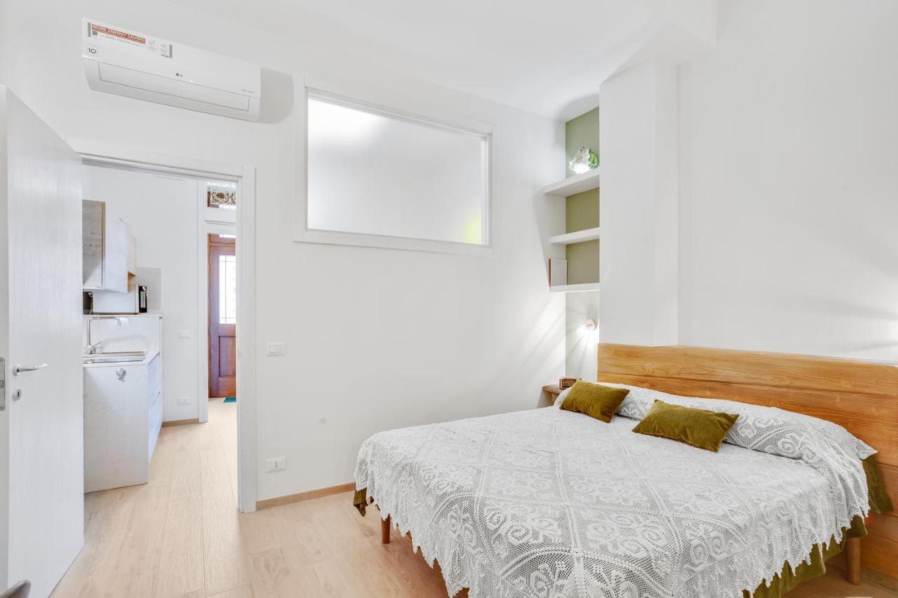 Madame Bari' Suite Apt In The Heart Of Bari Ngoại thất bức ảnh