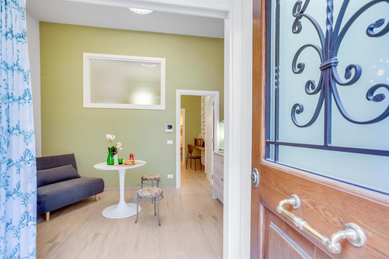 Madame Bari' Suite Apt In The Heart Of Bari Ngoại thất bức ảnh