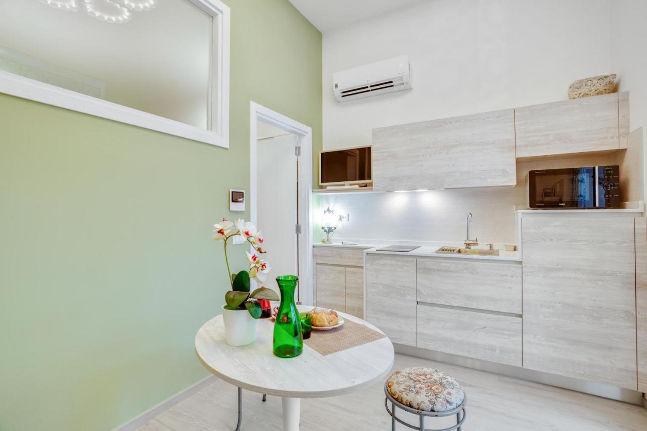 Madame Bari' Suite Apt In The Heart Of Bari Ngoại thất bức ảnh