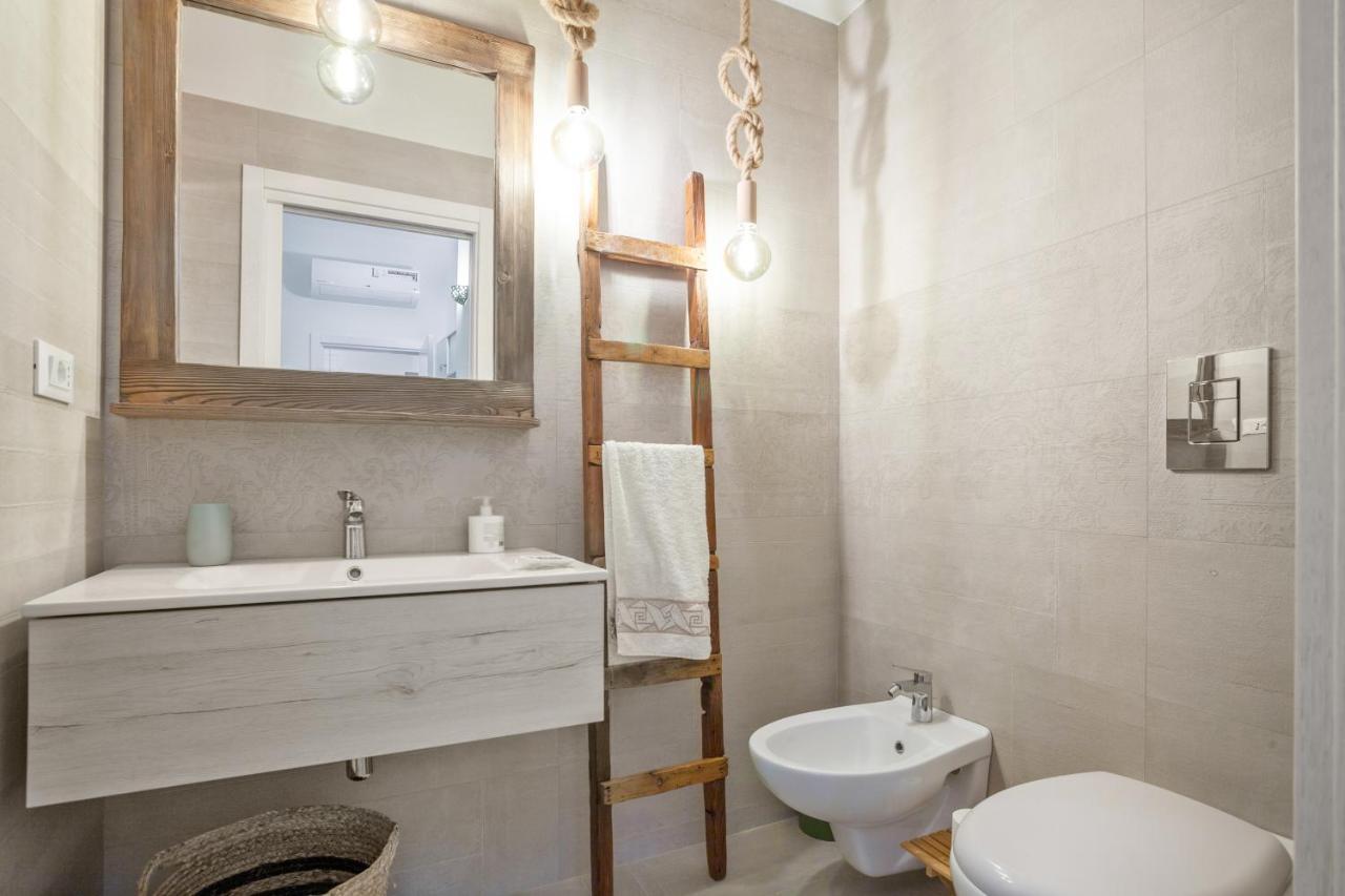 Madame Bari' Suite Apt In The Heart Of Bari Ngoại thất bức ảnh