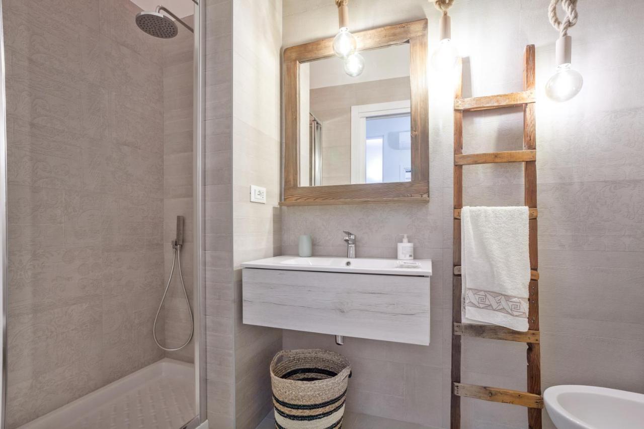 Madame Bari' Suite Apt In The Heart Of Bari Ngoại thất bức ảnh