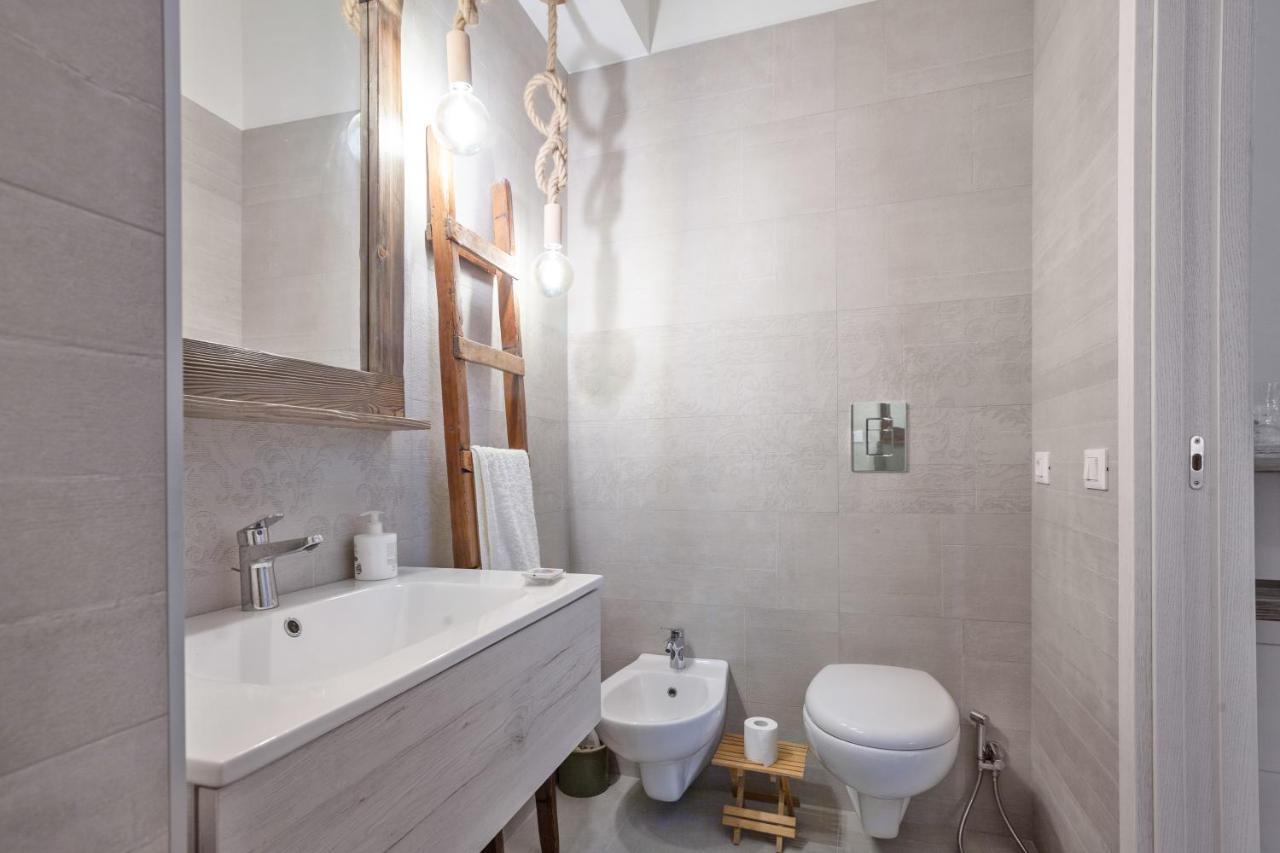 Madame Bari' Suite Apt In The Heart Of Bari Ngoại thất bức ảnh